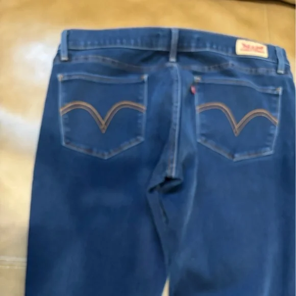 Levi Blue Denim jeans - Picture 3 of 3